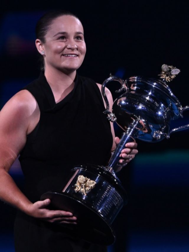 Former No.1 Ashleigh Barty reunites with the Australian Open trophy